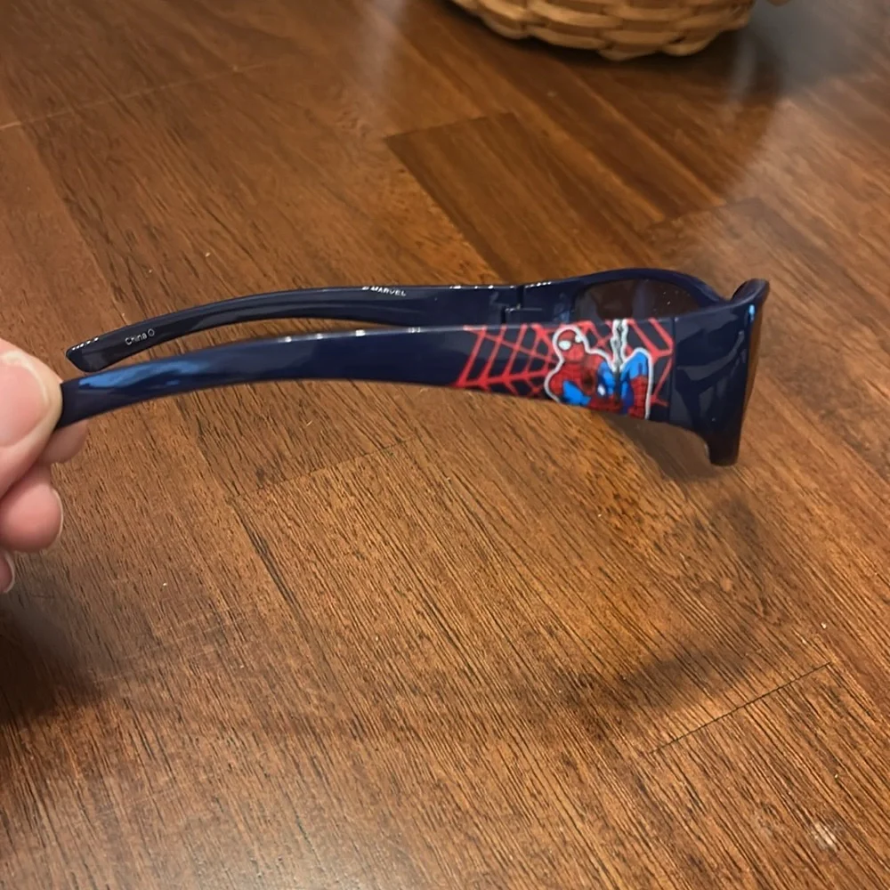 Boys spider man sunglasses